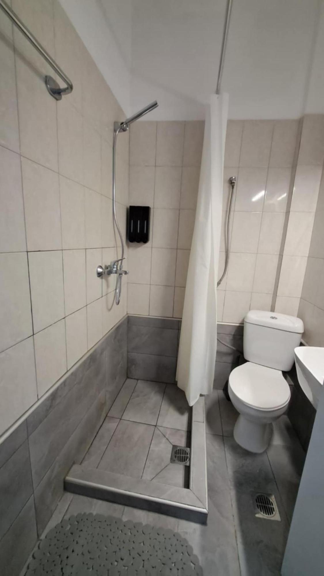 فوروفورو Meerithic Rokka Rooms المظهر الخارجي الصورة